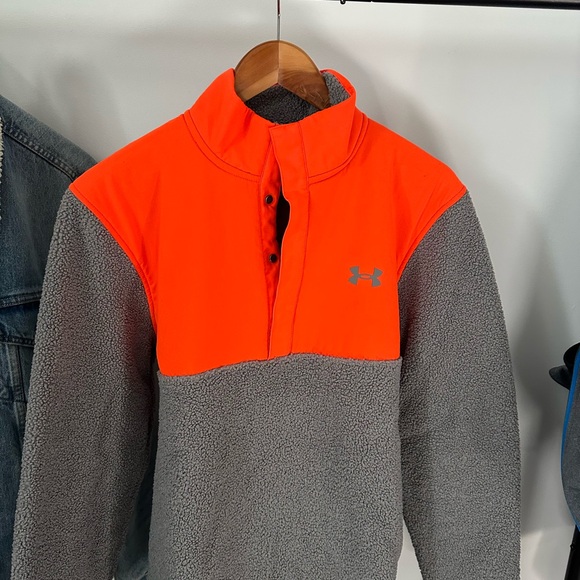 Under armour polar crew neck. - Picture 3 of 4